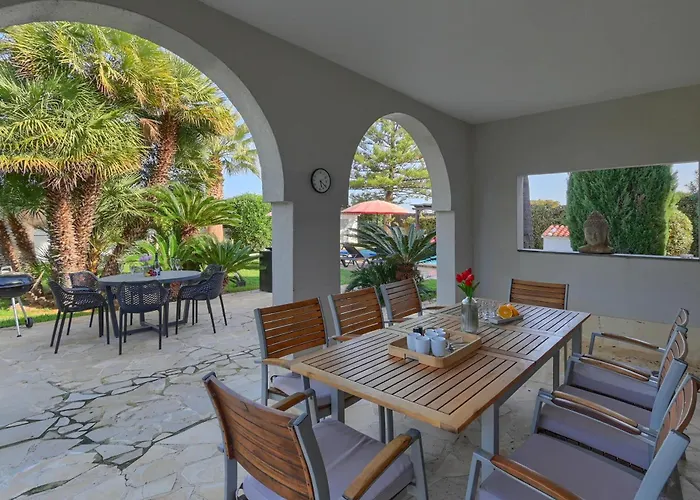 Marinas 8 By Aguilarent Villa