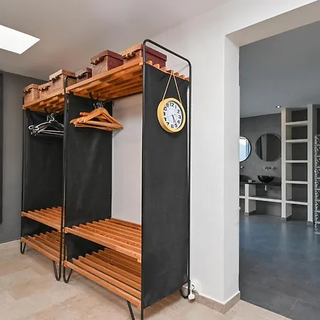 Marinas 8 By Aguilarent