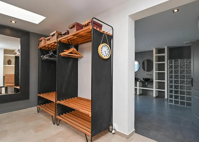 Marinas 8 By Aguilarent